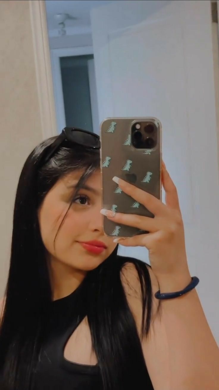 <em>María Ruiz</em>